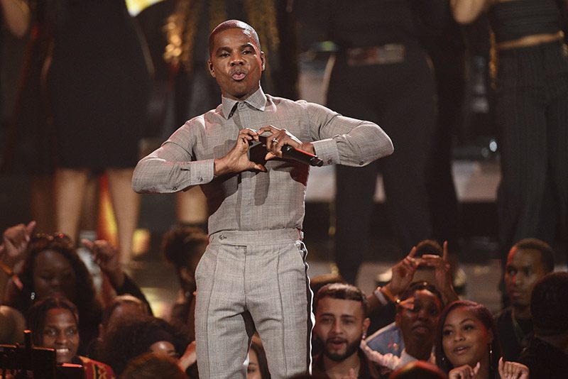 Kirk Franklin makes splash at Stellar Gospel Music Awards 1 AP20237016308874